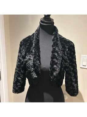 Faux fur evening capelet